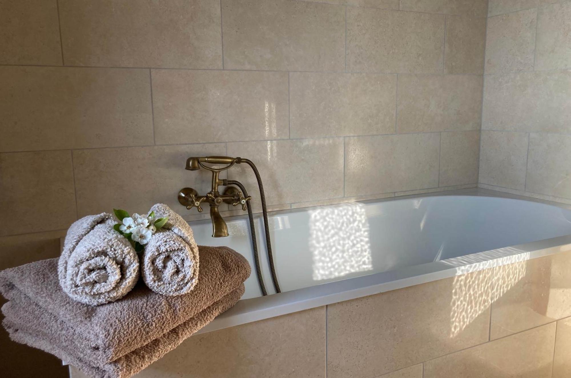 Cupramontana Villa Verdicchio - B&B With Wellness For Winelovers الغرفة الصورة